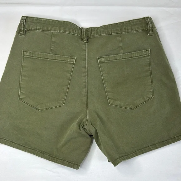 Kut from the Kloth Green Cargo Shorts - Picture 3 of 4